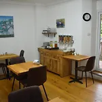 Acorn Lodge